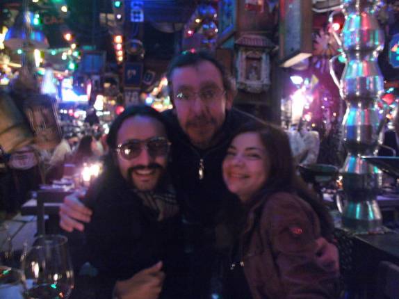 Com o Douglas e a Clara no Andrés Carne de Res, em Chia, próximo de Bogotá, na Colômbia